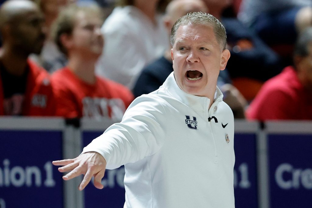 Cincinnati hires alum Calhoun away from Utah State